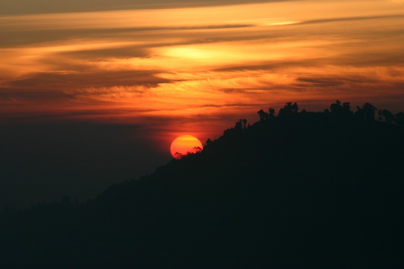 Tiger Hill sunrise view, one of the best places to visit in Darjeeling