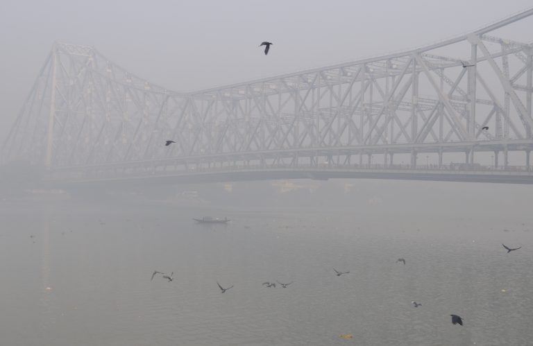 A street scene in Kolkata showing things to do beyond the main landmarks